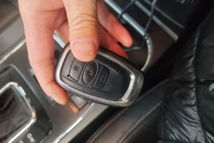 Used Subaru Outback 2016 2.5i Sport Navigation Edition Vehicle Key