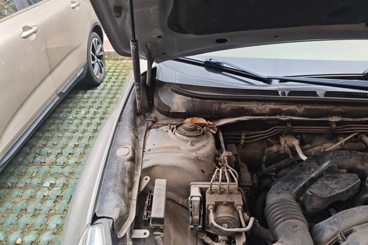 Used Subaru Outback 2016 2.5i Luxury Navigation Edition Engine Bay Right