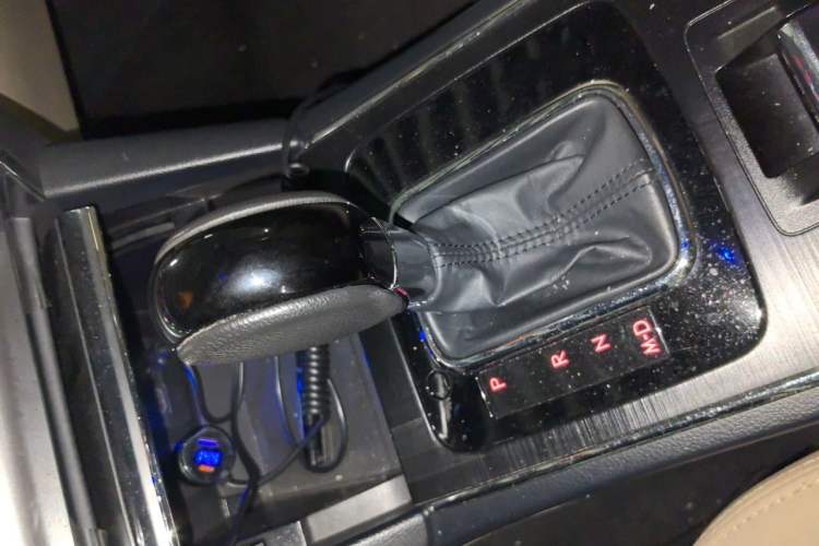 Used Subaru Outback 2016 2.5i Sport Navigation Edition Gear Lever