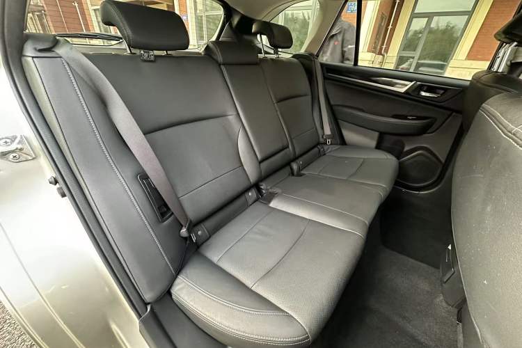 Used Subaru Outback 2016 2.5i Sport Navigation Edition Interior 12