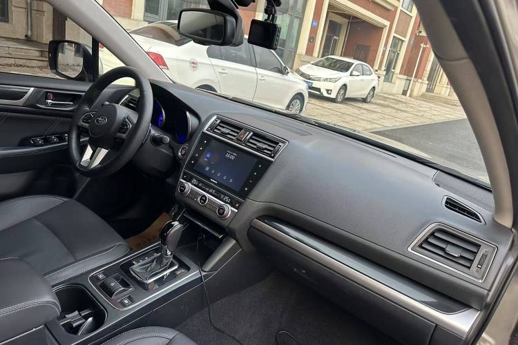 Used Subaru Outback 2016 2.5i Sport Navigation Edition Interior 7