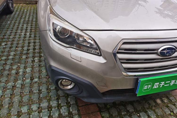 Used Subaru Outback 2016 2.5i Luxury Navigation Edition Right Front Headlight