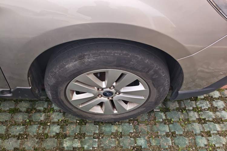 Used Subaru Outback 2016 2.5i Luxury Navigation Edition Right Front Wheel Hub