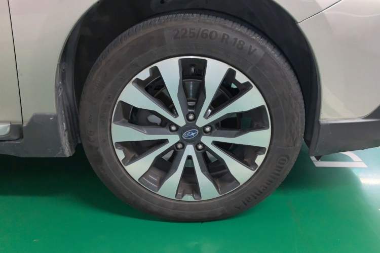 Used Subaru Outback 2016 2.5i Sport Navigation Edition Right Front Wheel Hub