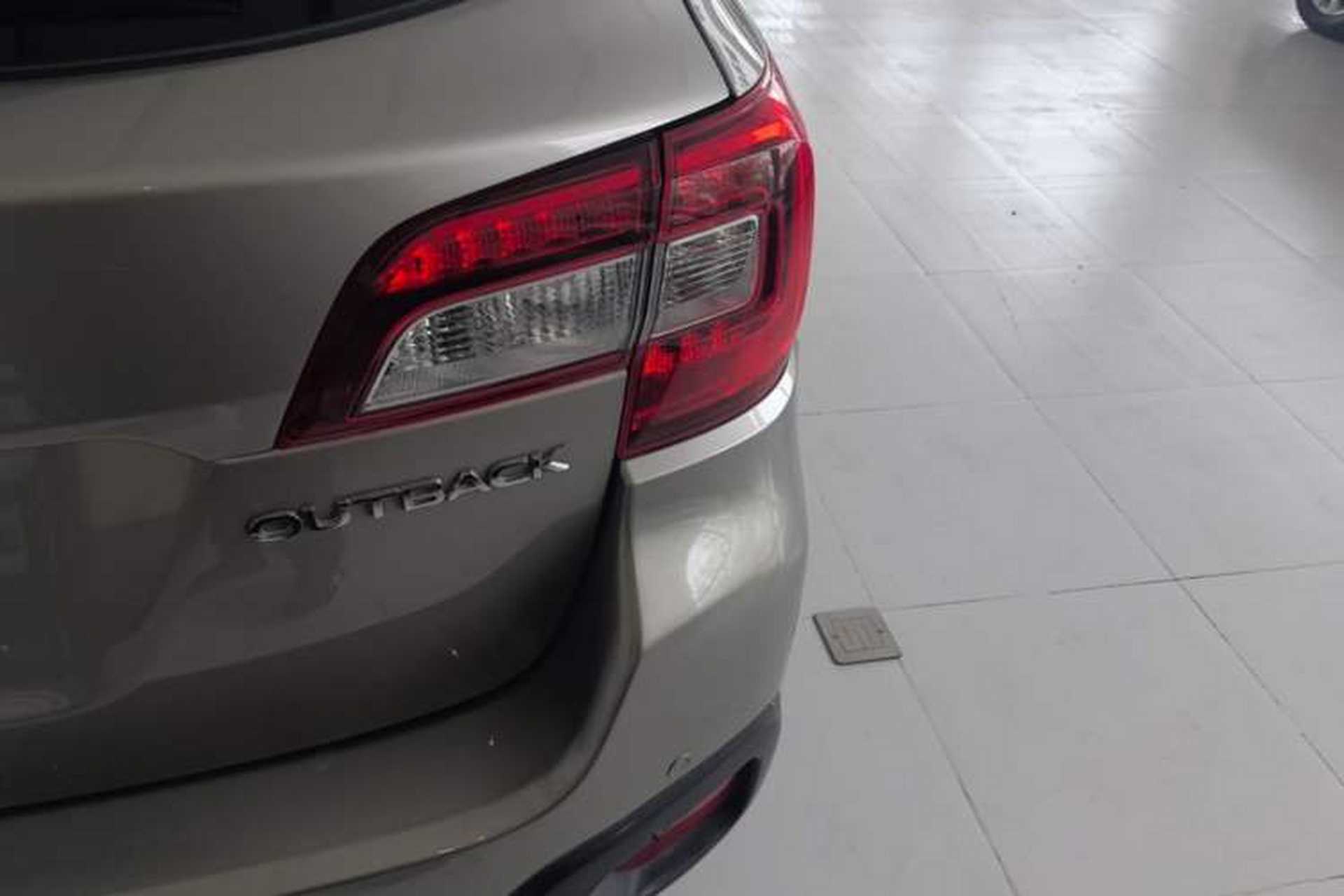 Used Subaru Outback 2016 2.5i Sport Navigation Edition Right Rear Taillight