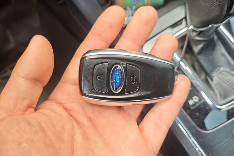 Used Subaru Outback 2016 2.5i Luxury Navigation Edition Vehicle Key
