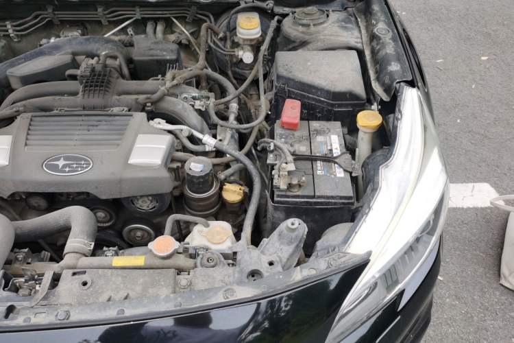 Used Subaru Outback 2017 2.5i Sport Navigation Edition Engine Bay Left