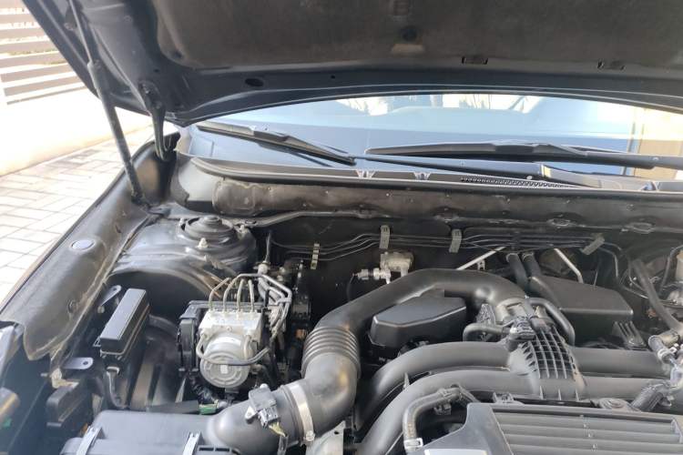 Used Subaru Outback 2017 2.5i Sport Navigation Edition with EyeSight Engine Bay Right