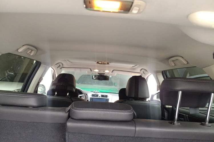 Used Subaru Outback 2017 2.5i Luxury Navigation Edition with EyeSight Headliner