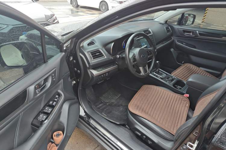 Used Subaru Outback 2017 2.5i Sport Navigation Edition Interior 2