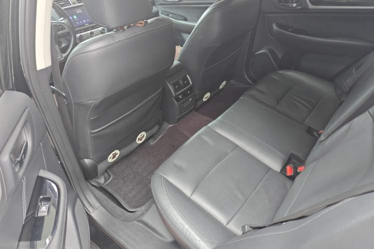 Used Subaru Outback 2017 2.5i Sport Navigation Edition Interior 3