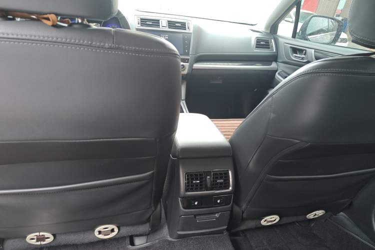 Used Subaru Outback 2017 2.5i Sport Navigation Edition Interior 7