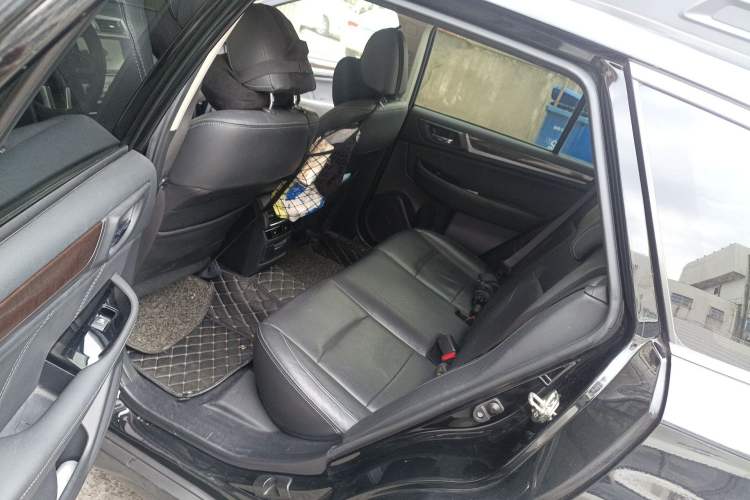 Used Subaru Outback 2017 2.5i Luxury Navigation Edition with EyeSight Left Rear Seat