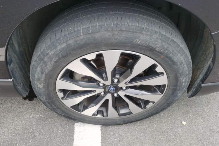 Used Subaru Outback 2017 2.5i Sport Navigation Edition Right Front Wheel Hub