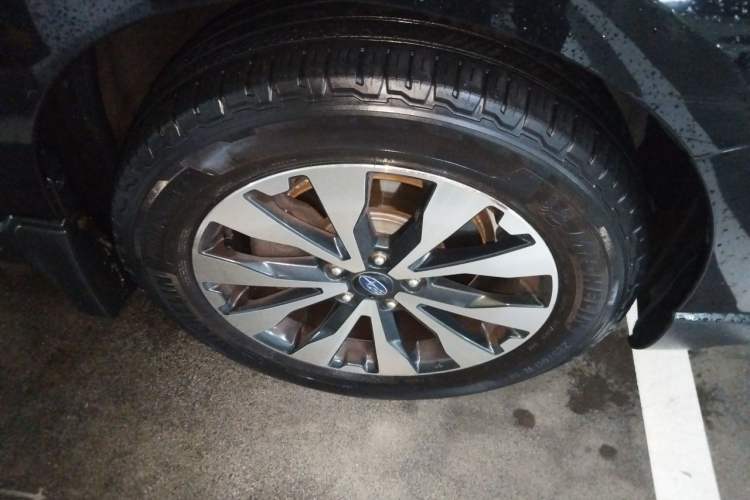 Used Subaru Outback 2017 2.5i Sport Navigation Edition with EyeSight Right Front Wheel Hub