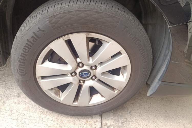 Used Subaru Outback 2017 2.5i Luxury Navigation Edition with EyeSight Right Front Wheel Hub