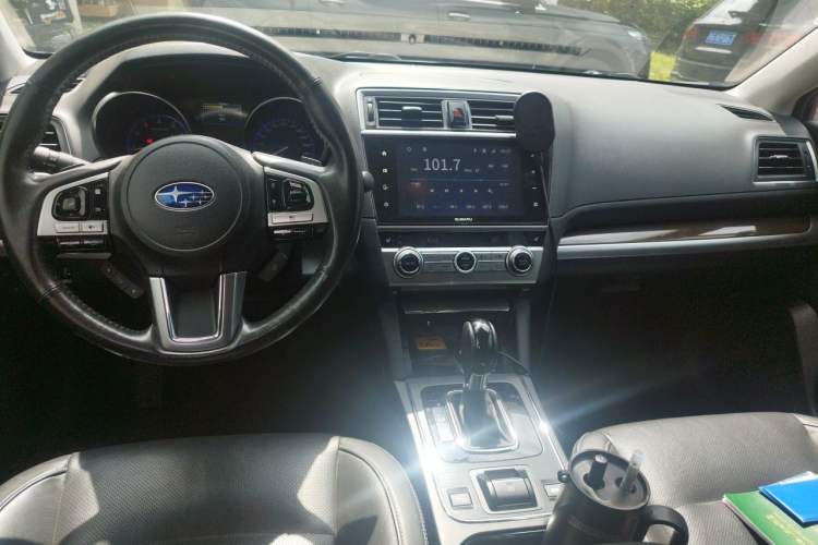 Used Subaru Outback 2017 2.5i Luxury Navigation Edition with EyeSight Center Console