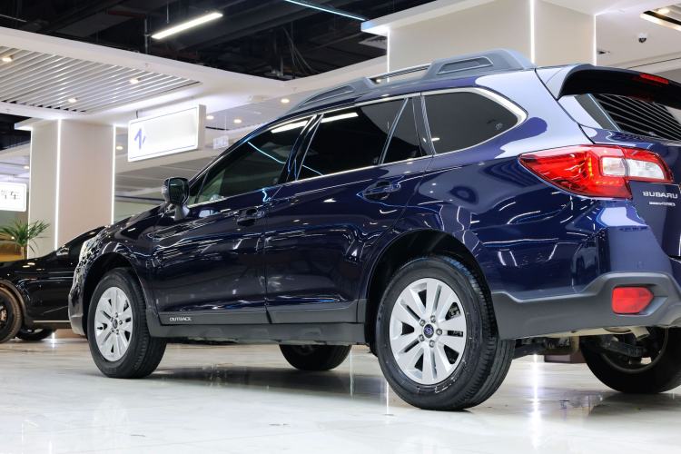 Used Subaru Outback 2017 2.5i Luxury Navigation Edition Exterior 9