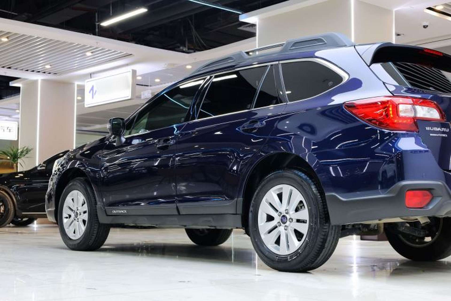 Used Subaru Outback 2017 2.5i Luxury Navigation Edition Exterior 9