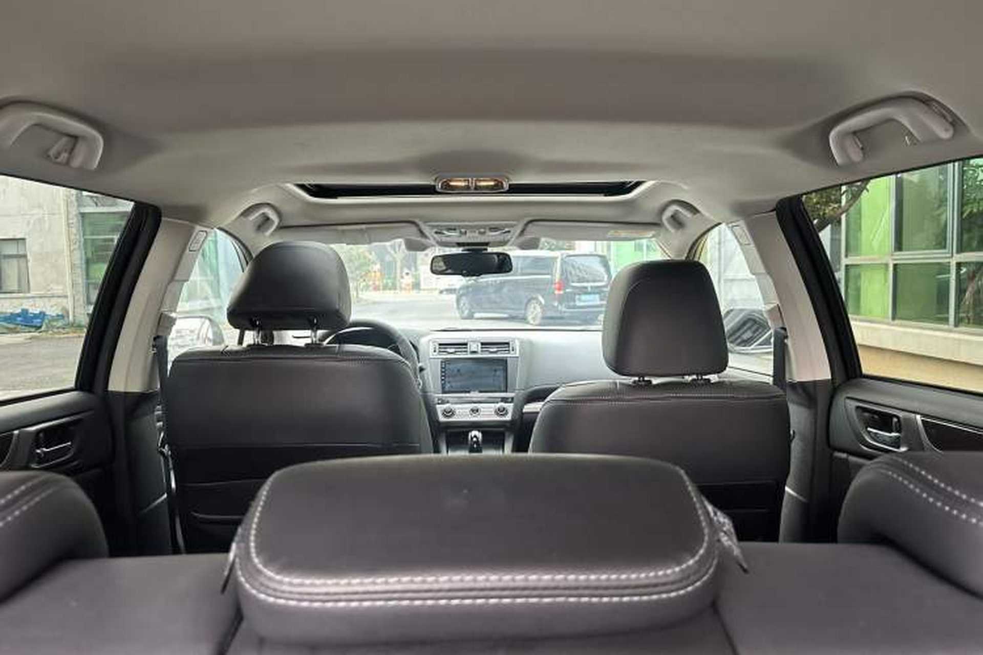 Used Subaru Outback 2017 2.5i Luxury Navigation Edition with EyeSight Interior 12