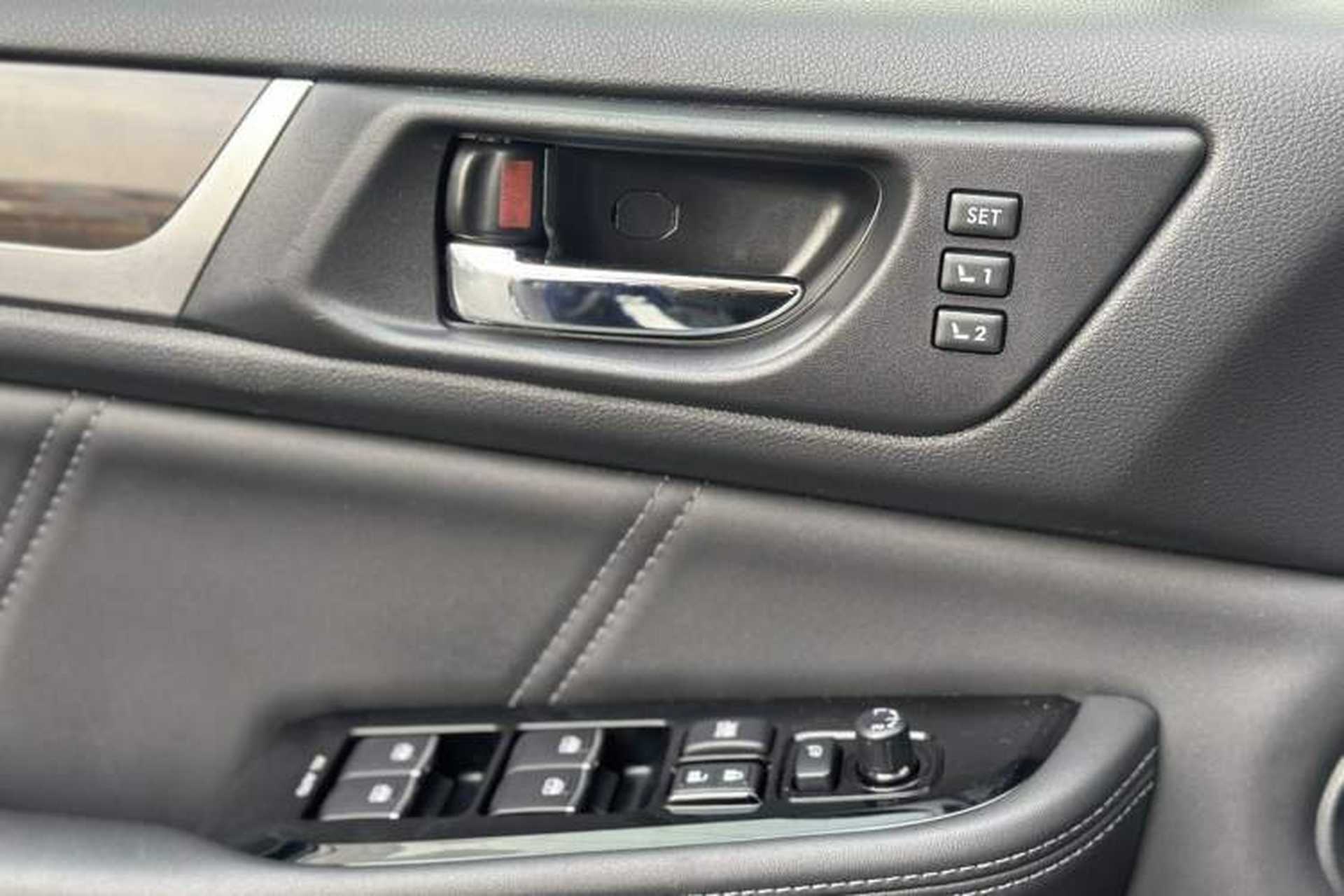 Used Subaru Outback 2017 2.5i Luxury Navigation Edition with EyeSight Interior 6