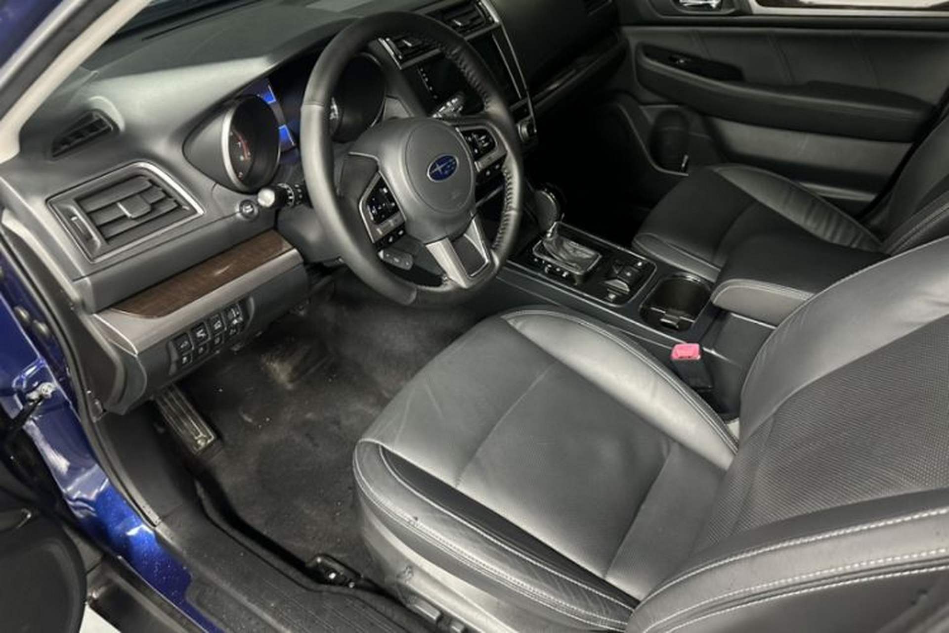 Used Subaru Outback 2017 2.5i Luxury Navigation Edition with EyeSight Left Front Seat