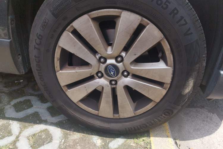 Used Subaru Outback 2017 2.5i Luxury Navigation Edition with EyeSight Right Front Wheel Hub