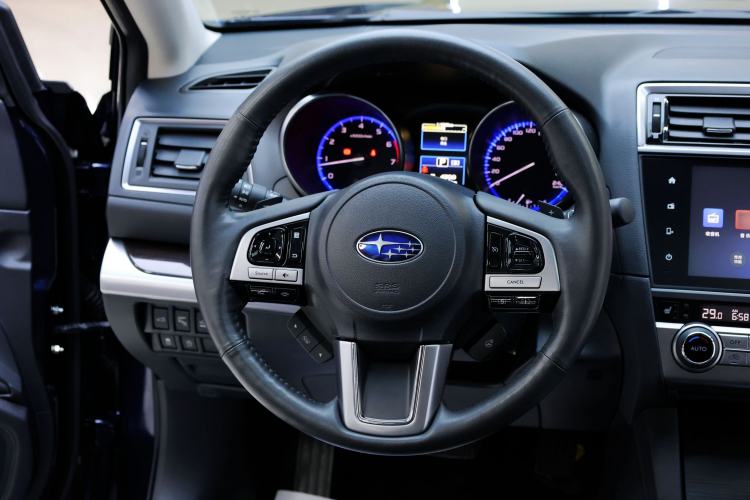 Used Subaru Outback 2017 2.5i Luxury Navigation Edition Steering Wheel