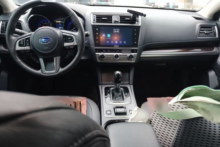 Used Subaru Outback 2017 2.5i Luxury Navigation Edition Center Console