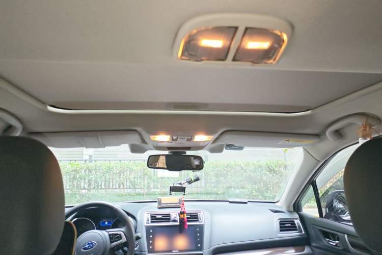 Used Subaru Outback 2017 2.5i Luxury Navigation Edition with EyeSight Headliner