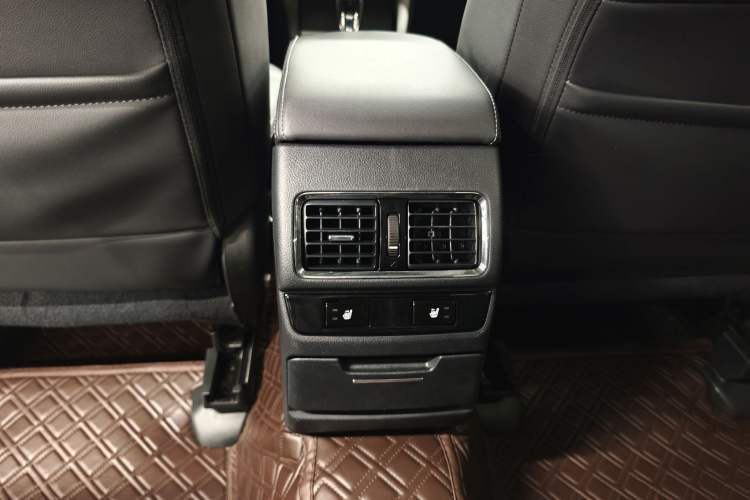 Used Subaru Outback 2017 2.0DIT Prestige Edition Interior 6