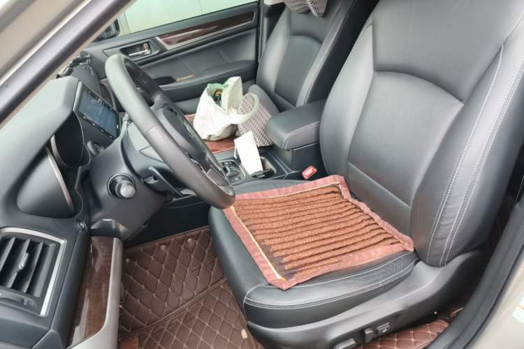 Used Subaru Outback 2017 2.5i Luxury Navigation Edition Left Front Seat