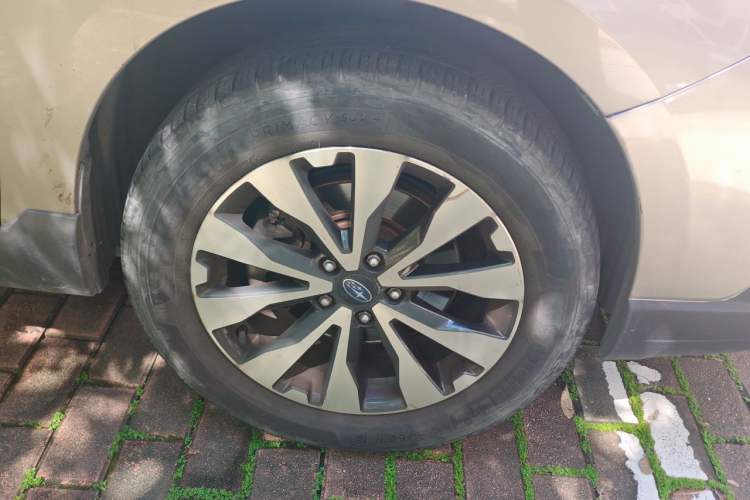 Used Subaru Outback 2017 2.5i Sport Navigation Edition with EyeSight Right Front Wheel Hub