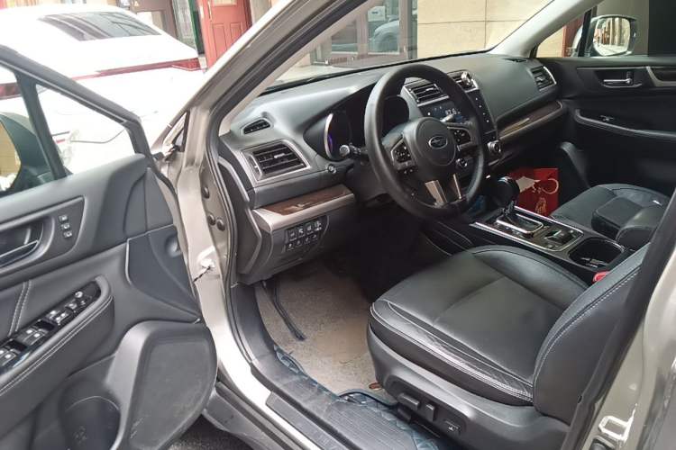 Used Subaru Outback 2017 2.5i Luxury Navigation Edition with EyeSight Driver Seat