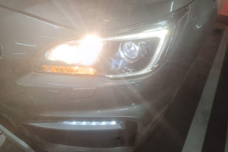 Used Subaru Outback 2017 2.5i Sport Navigation Edition with EyeSight Left Front Headlight
