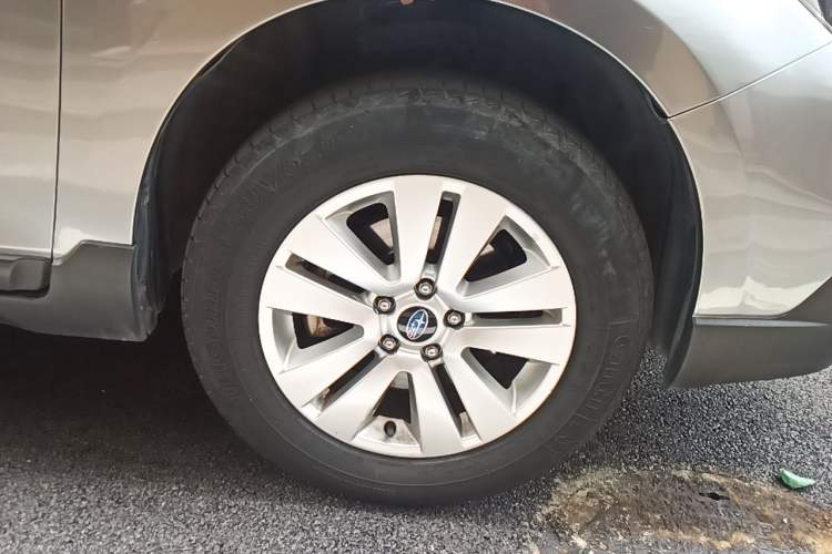 Used Subaru Outback 2017 2.5i Luxury Navigation Edition with EyeSight Right Front Wheel Hub