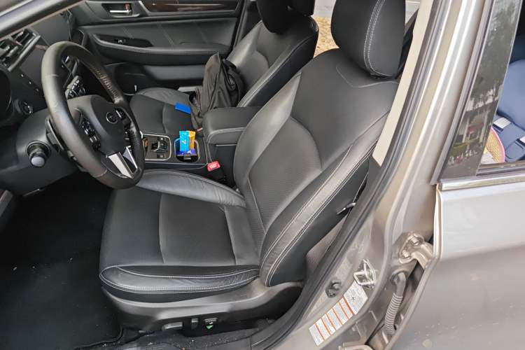 Used Subaru Outback 2017 2.5i Luxury Navigation Edition with EyeSight Left Front Seat