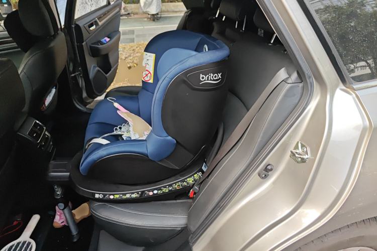 Used Subaru Outback 2017 2.5i Luxury Navigation Edition with EyeSight Left Rear Seat