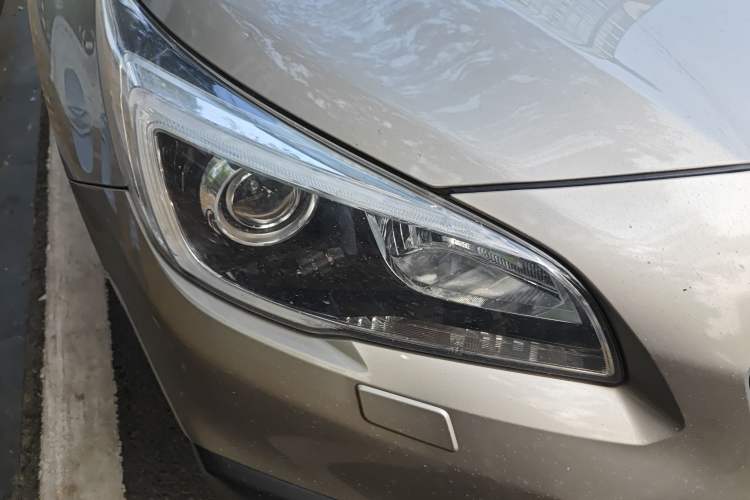 Used Subaru Outback 2017 2.5i Luxury Navigation Edition with EyeSight Right Front Headlight
