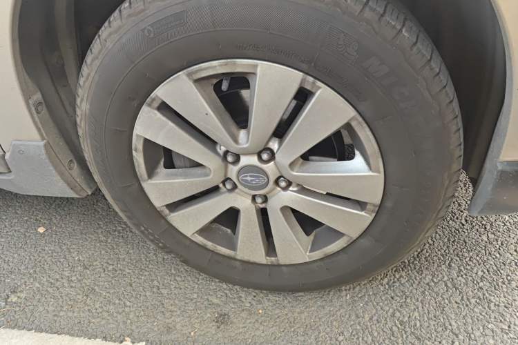 Used Subaru Outback 2017 2.5i Luxury Navigation Edition with EyeSight Right Front Wheel Hub