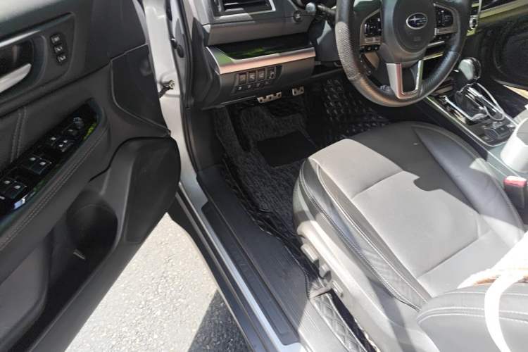 Used Subaru Outback 2017 2.5i Sport Navigation Edition with EyeSight Driver Seat