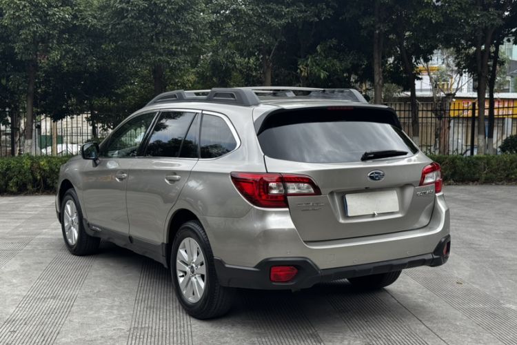Used Subaru Outback 2017 2.5i Luxury Navigation Edition with EyeSight Exterior 4