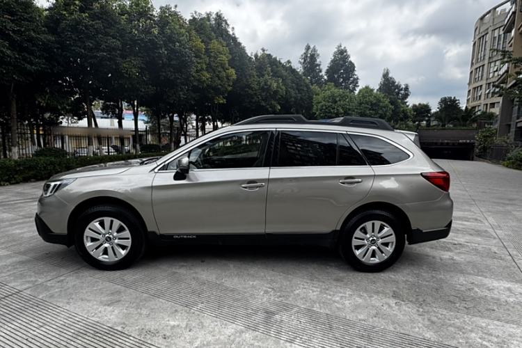 Used Subaru Outback 2017 2.5i Luxury Navigation Edition with EyeSight Exterior 5