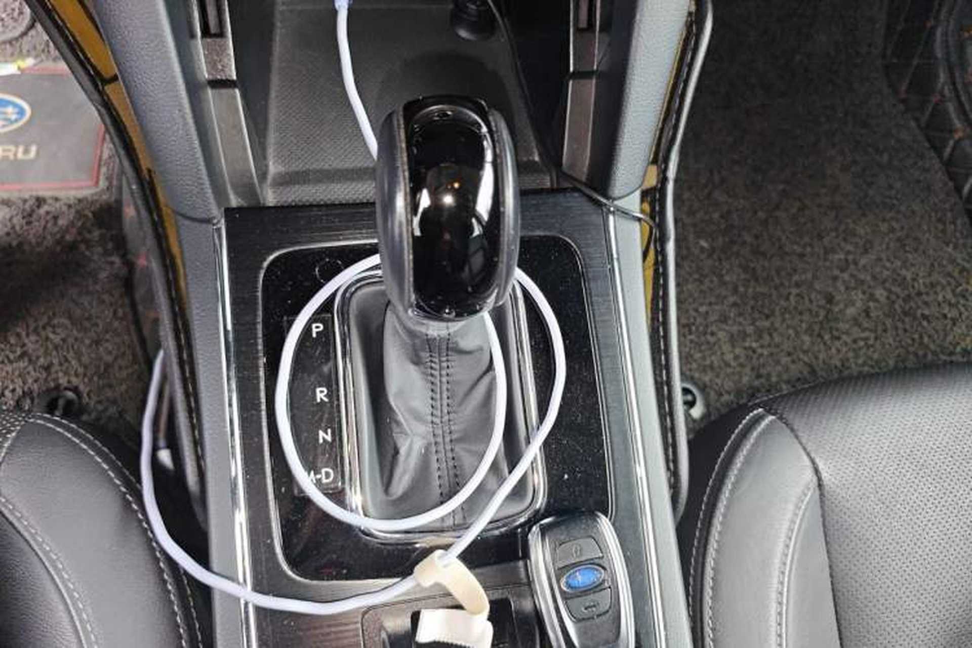 Used Subaru Outback 2017 2.5i Sport Navigation Edition with EyeSight Gear Lever
