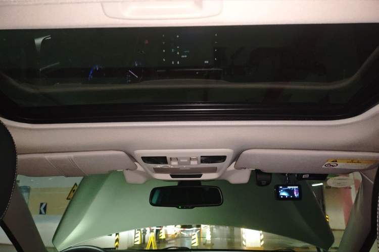 Used Subaru Outback 2017 2.5i Sport Navigation Edition with EyeSight Headliner