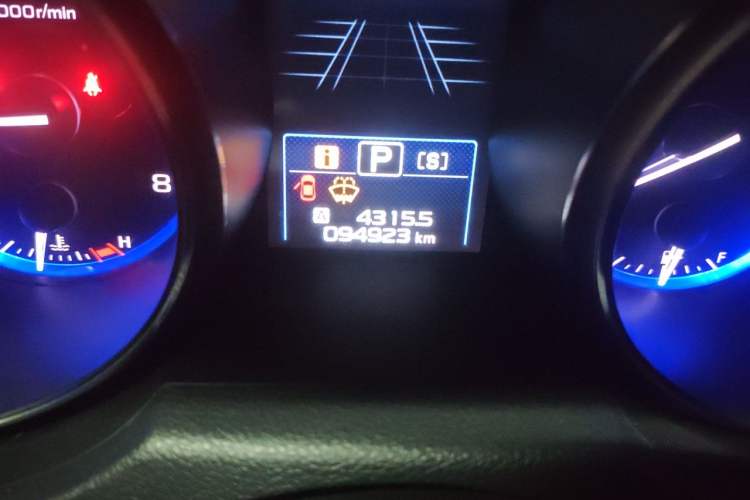 Used Subaru Outback 2017 2.5i Sport Navigation Edition with EyeSight Odometer Close Up