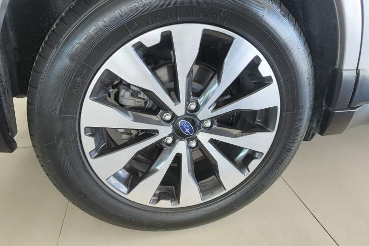 Used Subaru Outback 2017 2.5i Sport Navigation Edition with EyeSight Right Rear Wheel Hub