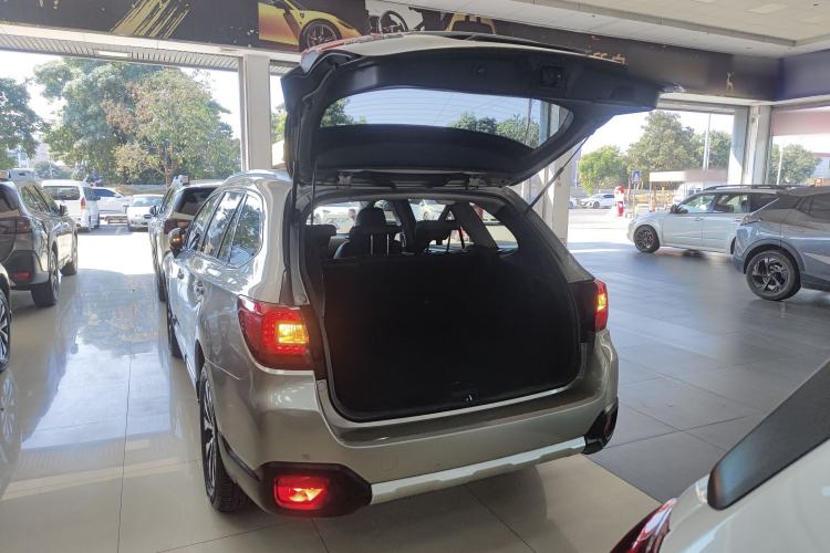Used Subaru Outback 2017 2.5i Sport Navigation Edition with EyeSight Trunk