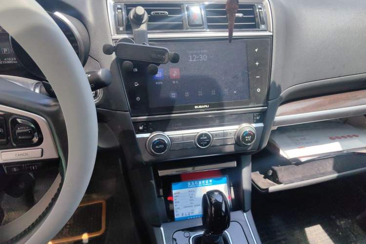 Used Subaru Outback 2017 2.5i Luxury Navigation Edition Audio And AC Panel