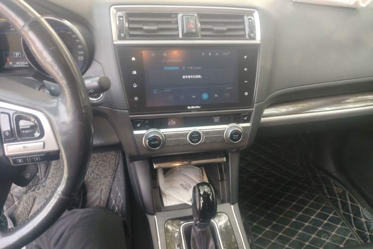 Used Subaru Outback 2017 2.5i Luxury Navigation Edition with EyeSight Audio And AC Panel